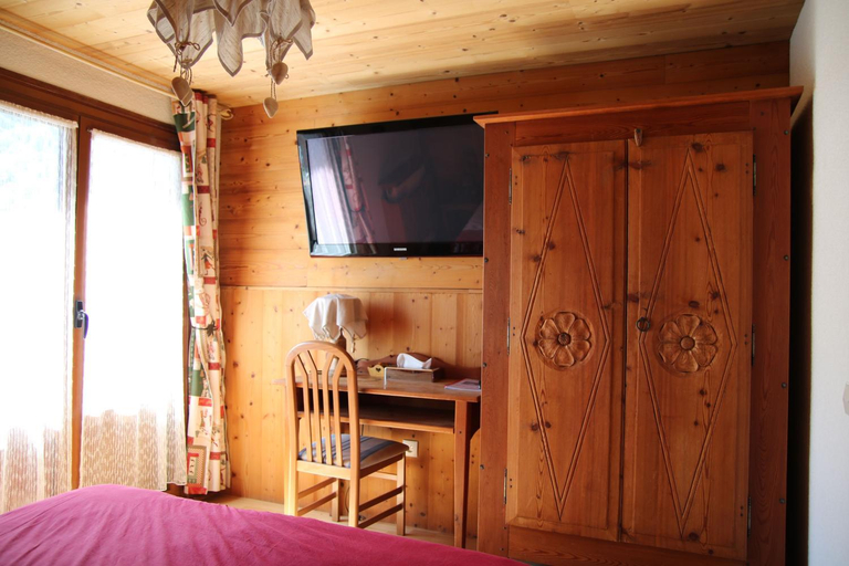 Bedroom, Hotel de la Poste, Savoie
