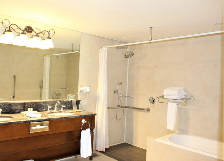 Bathroom 5, Movenpick Hotel and Residence Al Bidaa, Salmiya