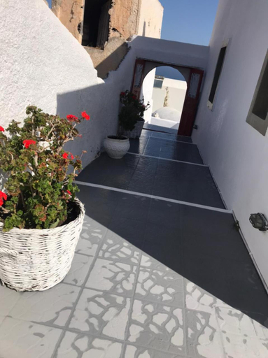 Facilities 2, Palm Tree Hill, South Aegean