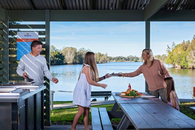 Food & Drinks 5, Discovery Parks - Forster, Great Lakes