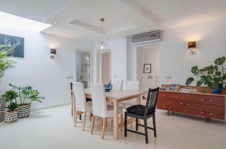 Facilities 3, Apartments in Old Town, Málaga