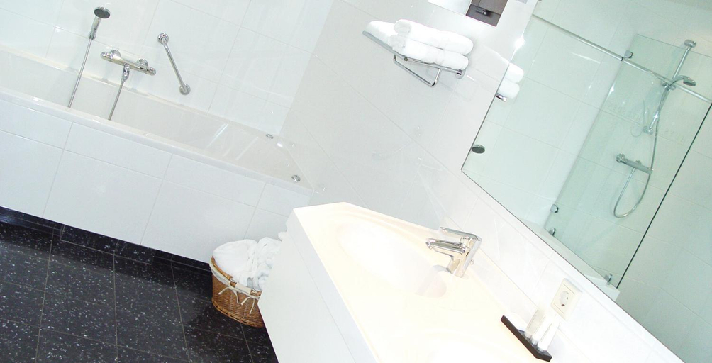 Bathroom 3, Hotel Huys van Heusden, Asten