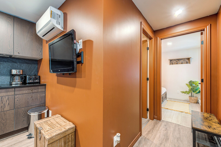 Others 5, Quebec City 2 Bedroom Treasure, Communauté-Urbaine-de-Québec