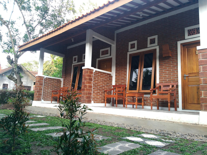 Exterior 22