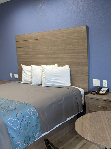 Bedroom 2, Holiday Inn motel, Aransas