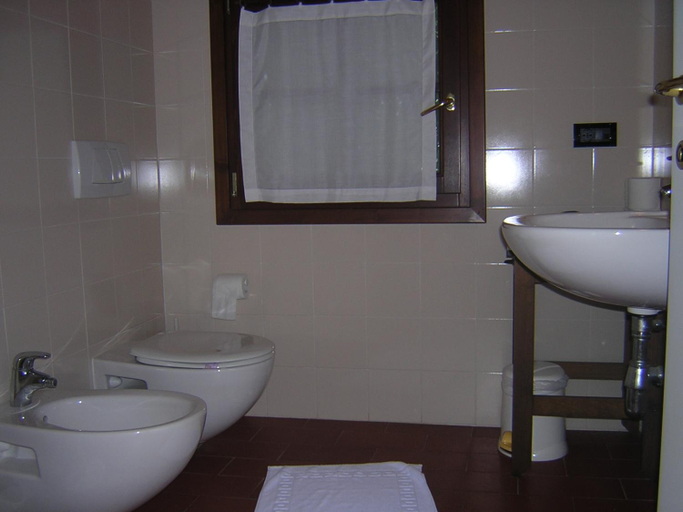 Bathroom 3, Trebisonda Country Resort, Mantua