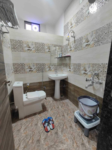 Bathroom 3, Hotel Rishi Excellency, Pali