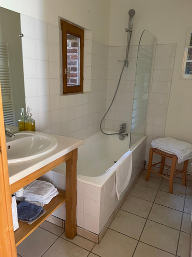 Bathroom 3, Le Bien-Venant, Somme