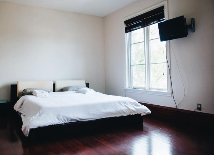 Bedroom 2, JstLikeHome - Luxury Mansion & Guesthouse, Ottawa
