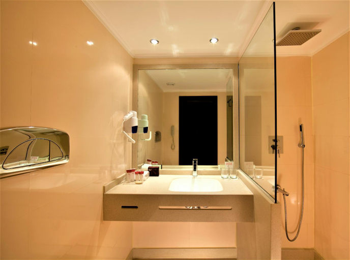 Bathroom, Steigenberger Legacy Nile Cruise - Every Monday 07 & 04 Nights from Luxor - Every Friday 03 Nights f, Luxor