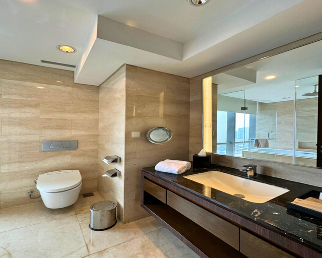 Bathroom 11