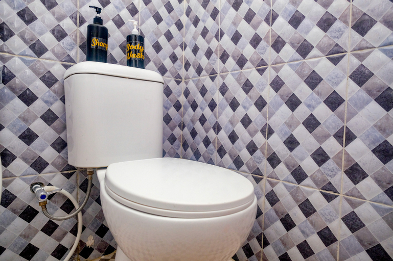 Bathroom 8