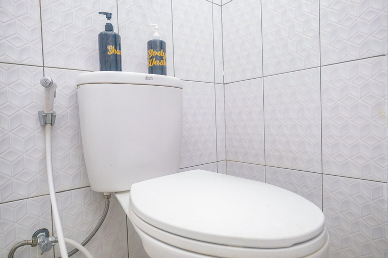 Bathroom 8