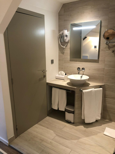 Others 3, Shelter-rooms, Vlaams Brabant