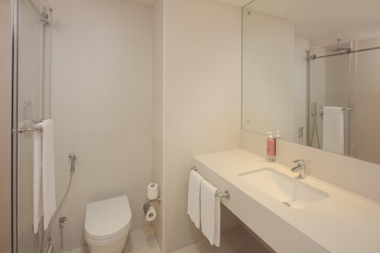Bathroom 5, Rove Trade Centre, Dubai
