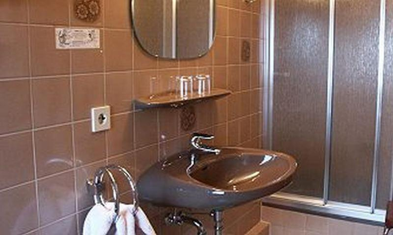 Bathroom 5, Landgasthof Restaurant Laibach, Siegen-Wittgenstein
