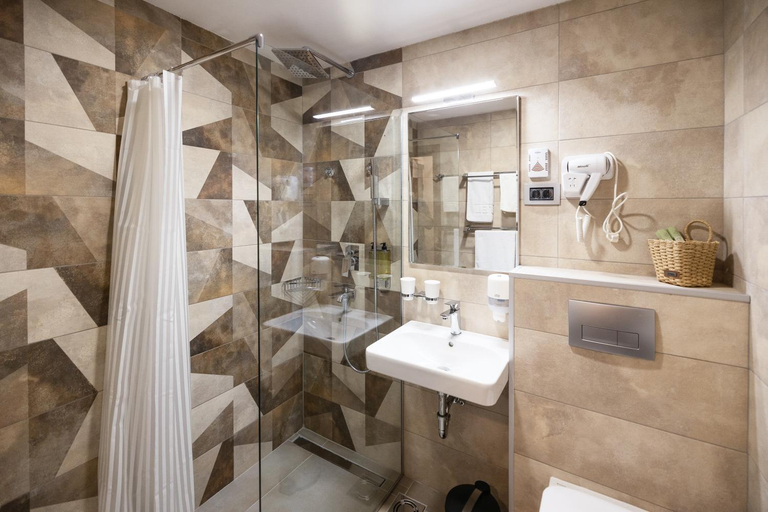 Bathroom 5, Planinka, Kuršumlija
