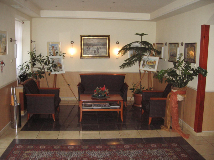 Public Area 2, Hotel  Arnold, Tata