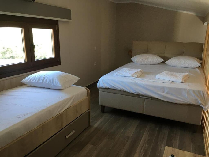 Bedroom 2, The Diamond of Kriaritsi private pools, Central Macedonia