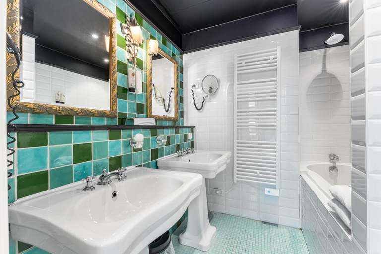 Bathroom 2, Canal Suites, West-Vlaanderen