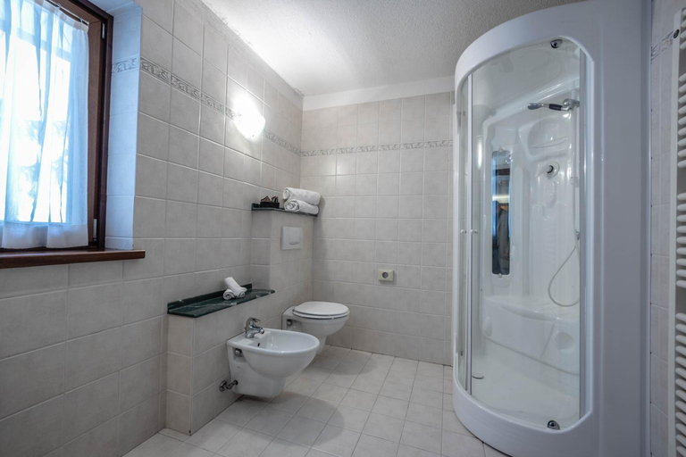 Bathroom 3, Hotel Bouton D'Or - Cogne, Aosta
