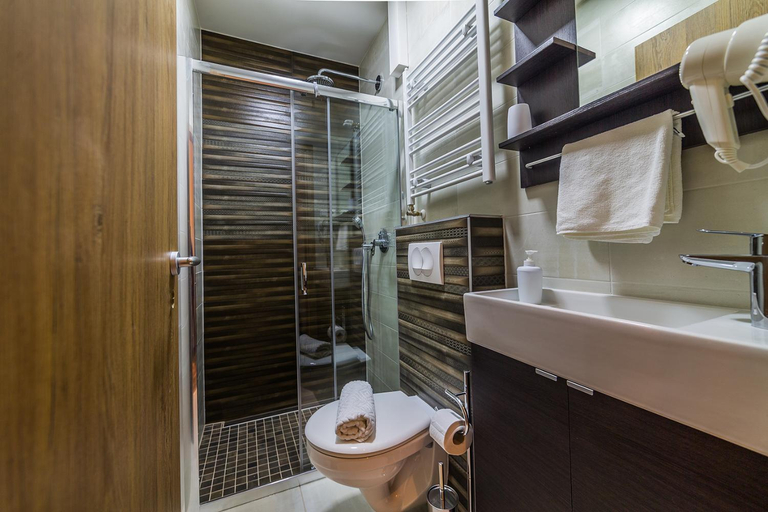 Others 5, Sztar Motel Etterem, Balassagyarmat