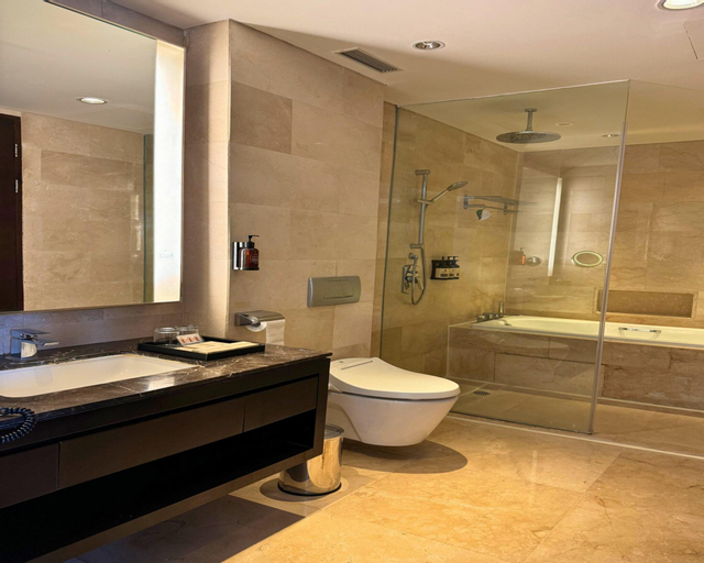 Bathroom 7