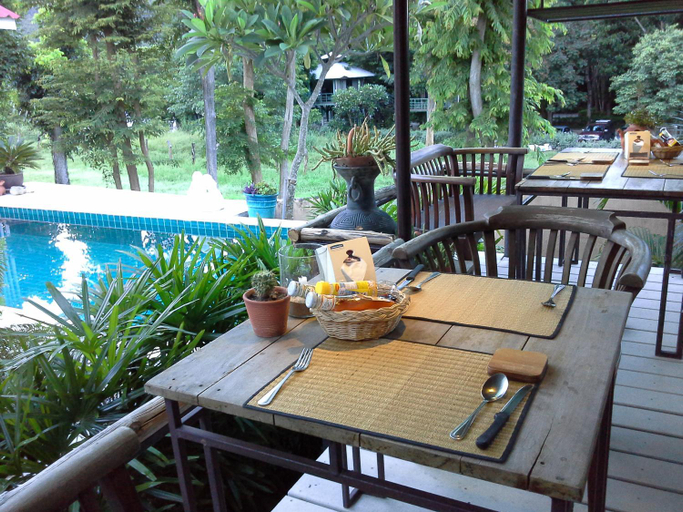 Food & Drinks, Chasorn Riverside Resort, Sai Yok