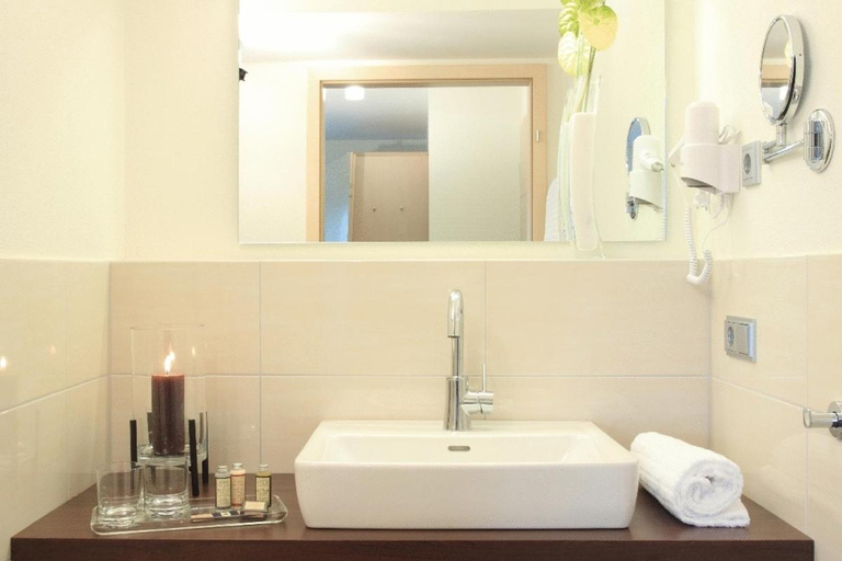 Bathroom, Klozbücher Das Landhotel, Ostalbkreis