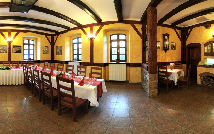 Food & Drinks 4, Penzion a Restaurace Nad Hradem, Rakovník