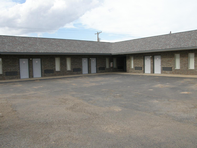 Exterior & Views 2, Friona Inn, Parmer