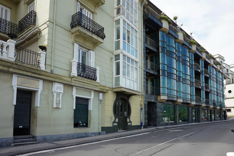 BREATHTAKING TERRACE VIEWS in luxury apartment - by www,SanSebastianApartments,es, Guipúzcoa