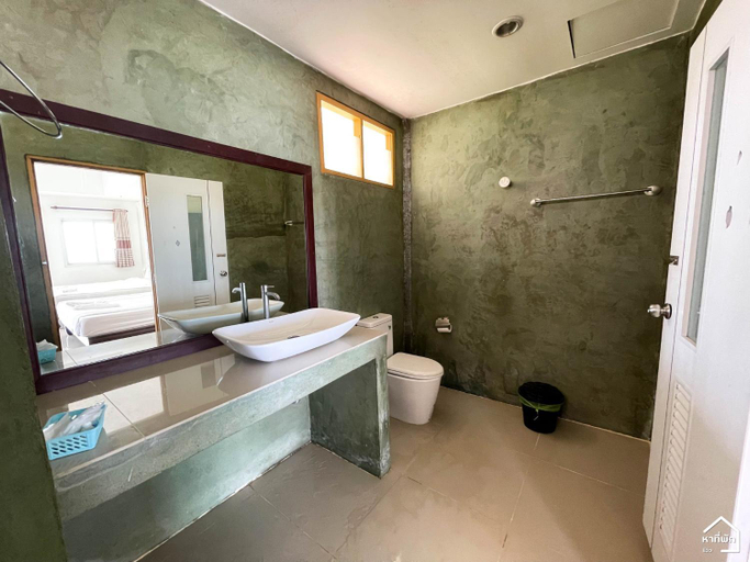 Bathroom 3, Bottle Beach 2 Bungalows, Ko Phangan