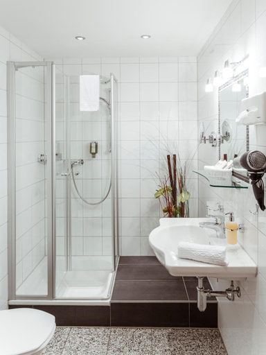 Bathroom 3, Die Linde, Bregenz
