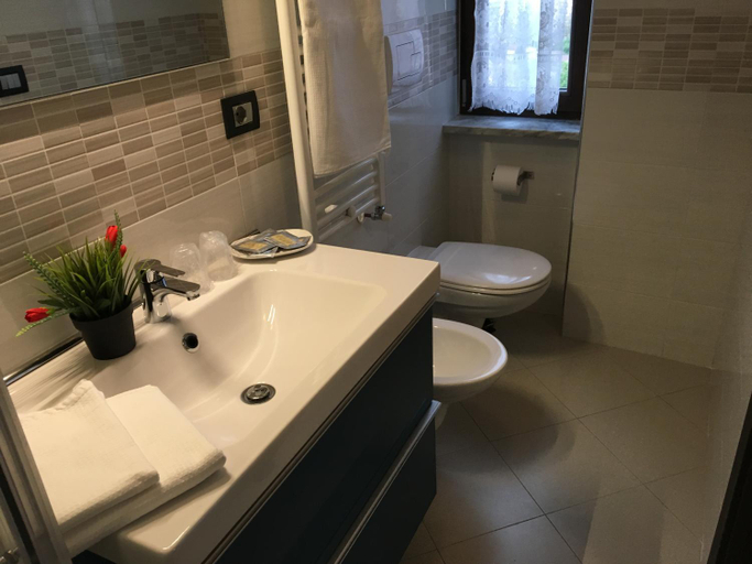 Bathroom 2, 85Centro, Potenza