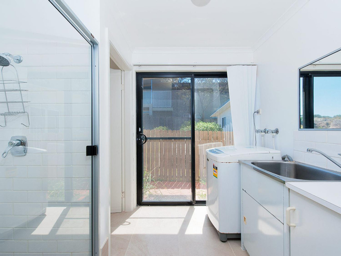 Bathroom 2, Birubi Point Anna Bay 17A, Port Stephens