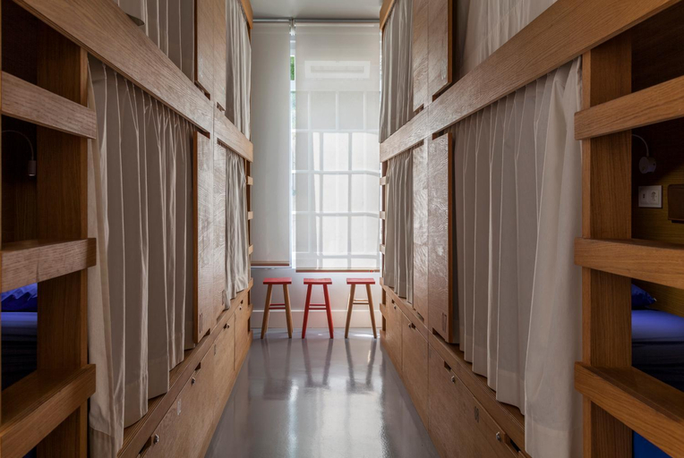 Others 3, Acola Hostel, Pontevedra