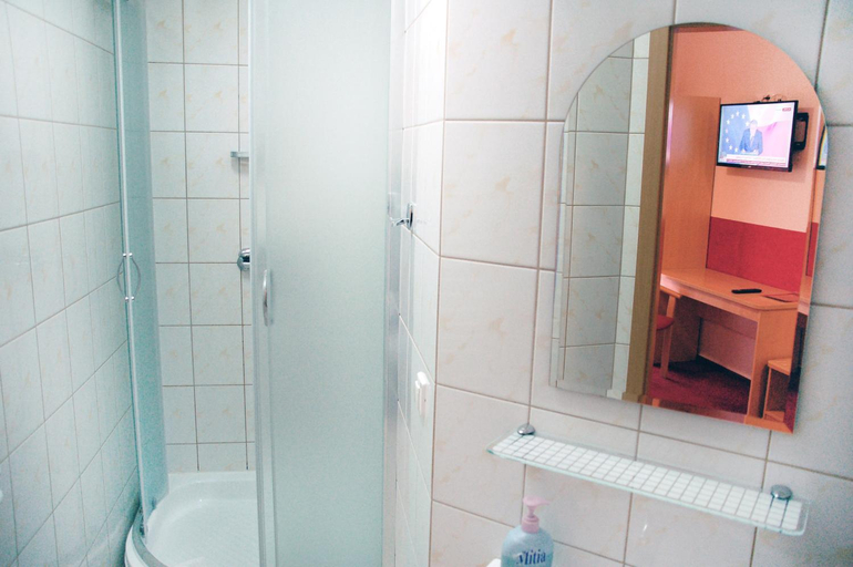 Bathroom 3, Chata Skrzata, Bydgoszcz