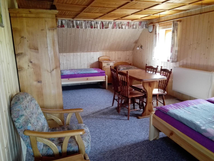 Others 5, Bouda Na Ceste, Trutnov