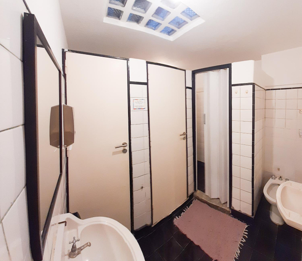 Bathroom 3, LOPEZ Hostel & Suites, Distrito Federal
