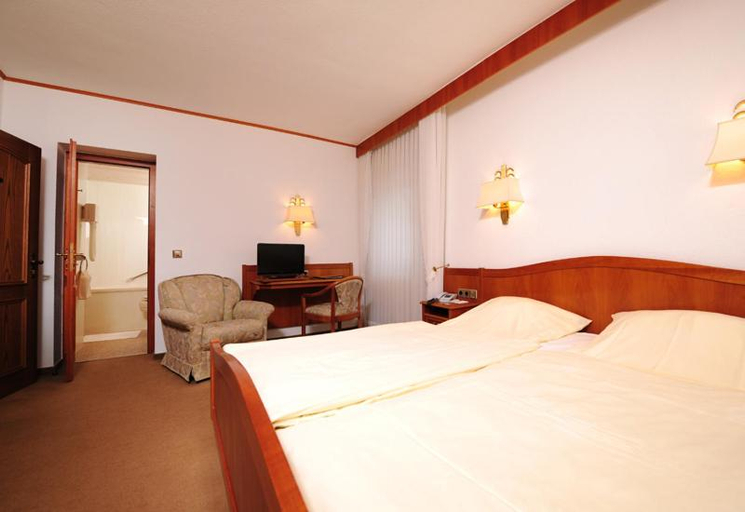 Bedroom 3, Hotel Alte Post Garni, Groß-Gerau