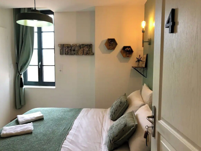 Bedroom 5, Château Le Conte, Gironde