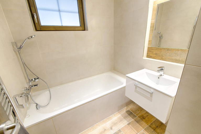 Bathroom 2, Apartment Hotel Orion, Karlovy Vary