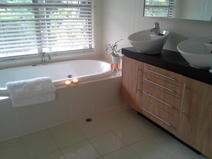 Bathroom 3, Stay @ LP Montville, Caloundra - Hinterland