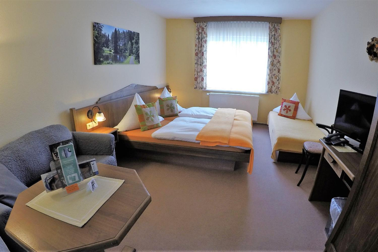 Bedroom, Hotel Drei Kronen, Ilm-Kreis