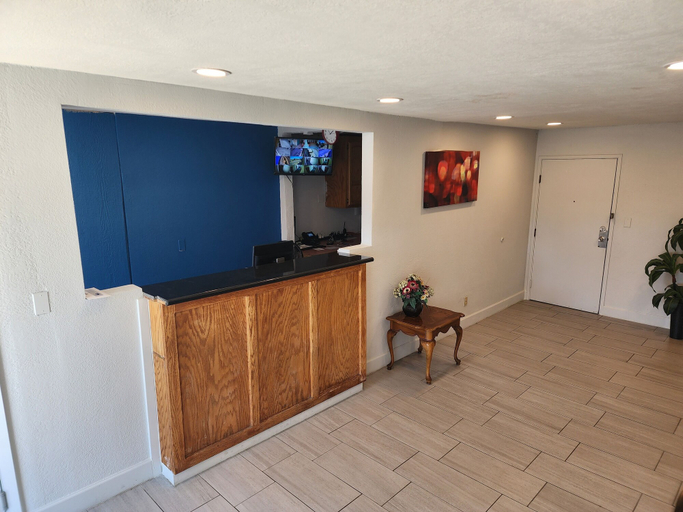 Others 5, MetroParc 'nSuites, San Joaquin