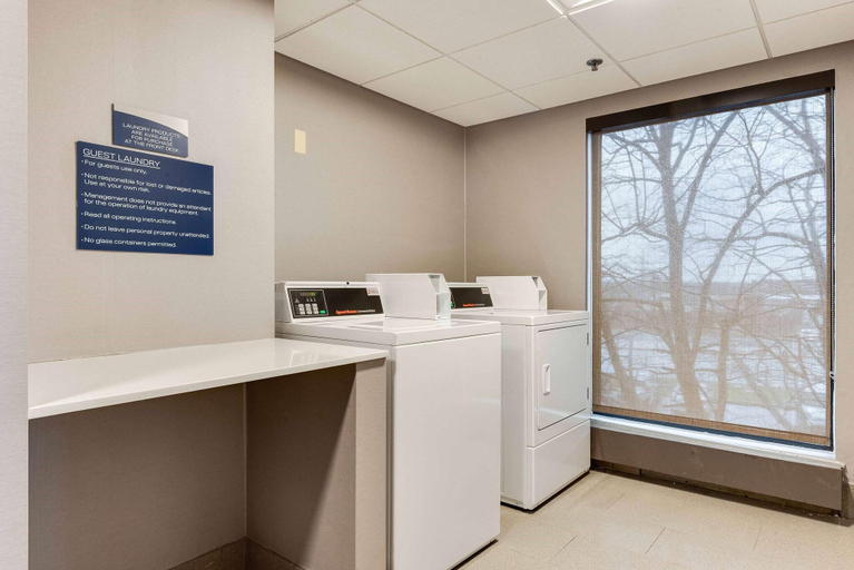 Bedroom 3, Best Western Chicago - Downers Grove, Dupage