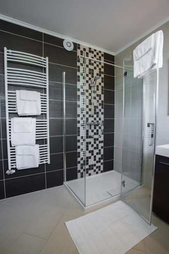 Bathroom 4, Apartments Benedicic, Bled