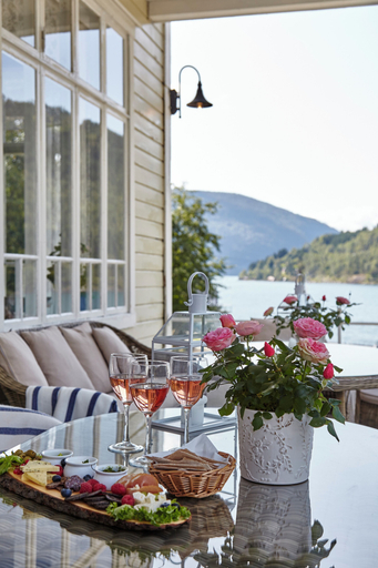 Others 5, Visnes hotel Stryn AS, Stryn