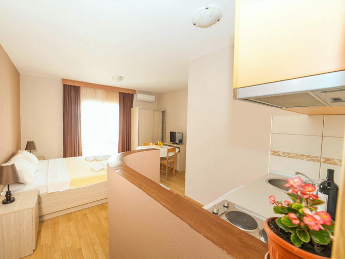 Others 4, Hana Accommodation